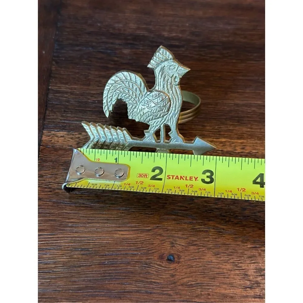 Set of 4 vintage brass rooster and Chicken napkin rings with napkins